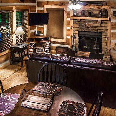 Hatfield Hideaway Pigeon Forge Buitenkant foto